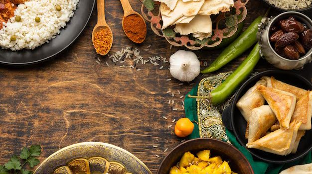 Shakshuka dengan roti pita sebagai menu sahur khas Timur Tengah.